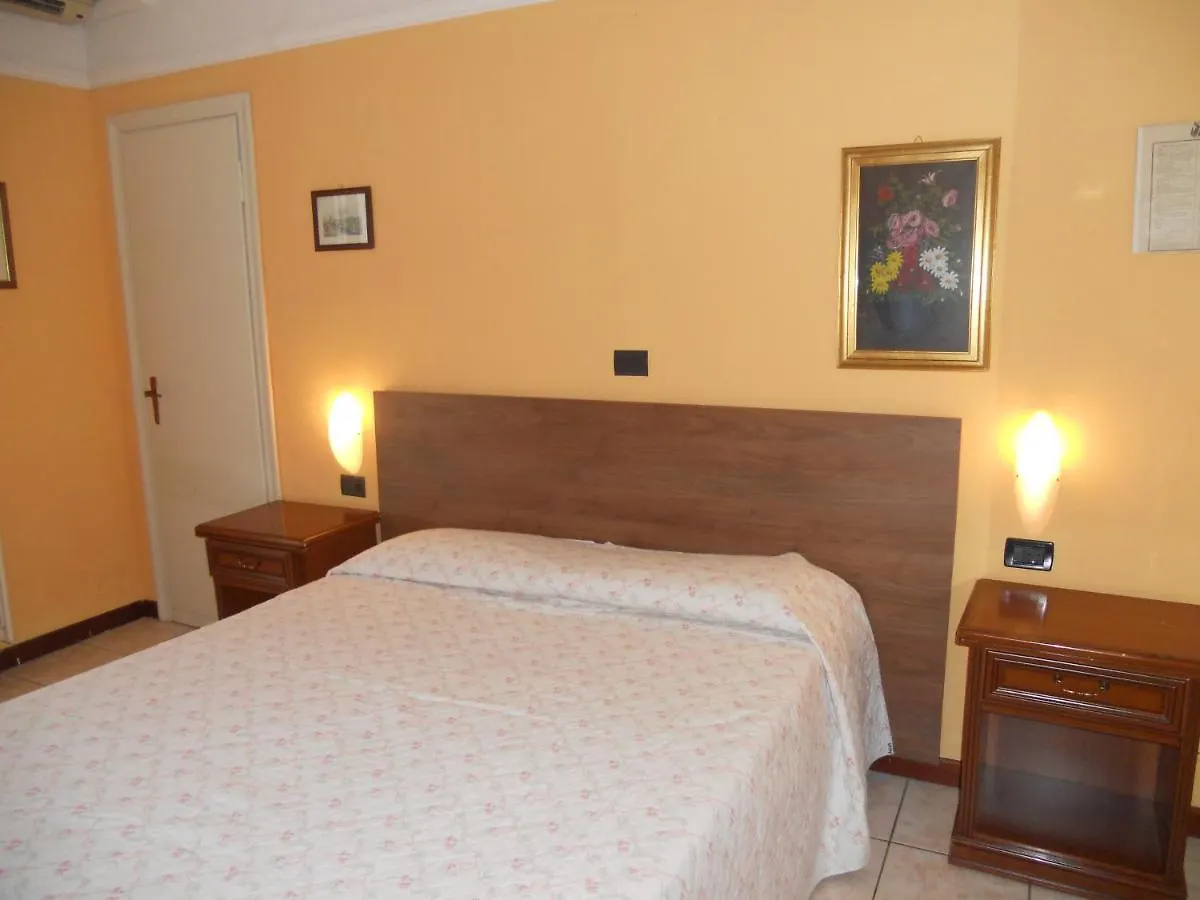 Hotel Salus Montecatini Terme 3*,
