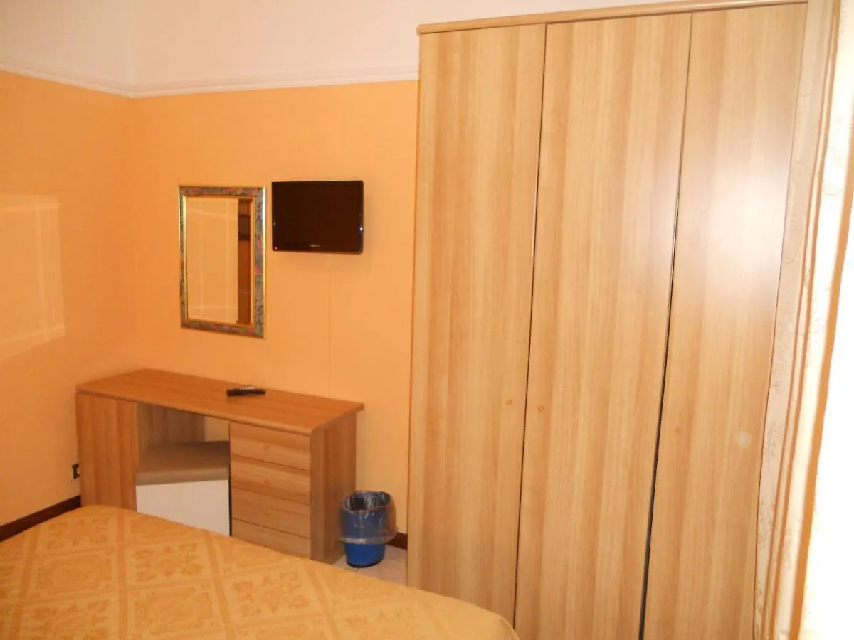 Hotel Salus Montecatini Terme 3*,